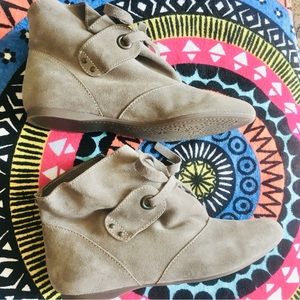 Global Essentials grey suede ankle booties boots flats. Size 41. US 11 NWOT